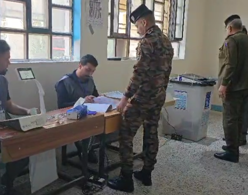 بالفيديو.. إقبال كبير وانسيابية عالية في التصويت الخاص بمحافظة الأنبار