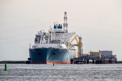 بعد التعاقد مع شركة أميركية.. العراق يترقب استقبال أولى شحنات الغاز للمنصة العائمة منتصف العام المقبل