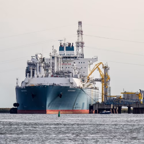 بعد التعاقد مع شركة أميركية.. العراق يترقب استقبال أولى شحنات الغاز للمنصة العائمة منتصف العام المقبل