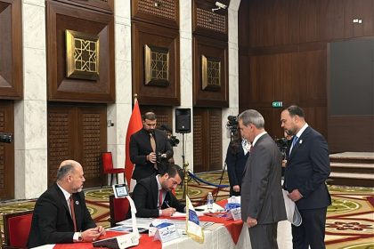 رئيس مجلس القضاء الأعلى يدلي بصوته في الانتخابات البرلمانية