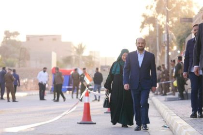 محافظ الأنبار محمد نوري يدلي بصوته في الانتخابات النيابية