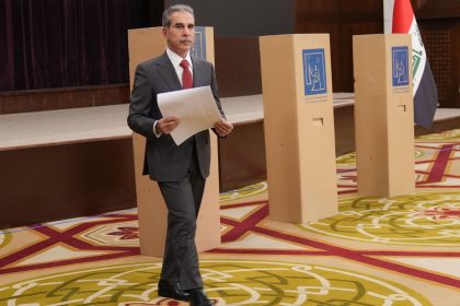 رئيس مجلس القضاء الأعلى يؤكد على التمسك بالخيار الديمقراطي للتداول السلمي للسلطة عِبر صناديق الاقتراع