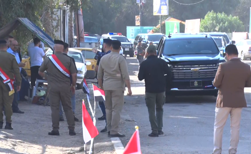 رئيس حزب تقدم الرئيس محمد الحلبوسي يصل إلى المركز الانتخابي للإدلاء بصوته