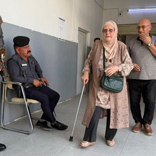 بالصور.. فزعة وطن من كبار السن في كركوك للإدلاء بأصواتهم بالانتخابات النيابية