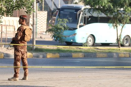 اعتقال شخص يروج لأحد المرشحين قرب مركز انتخابي جنوبي بغداد