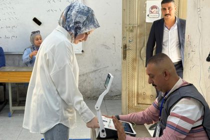 المفوضية: نحو 4.8 ملايين ناخب بالتصويت العام صوتوا بالانتخابات حتى الساعة 12 ظهراً