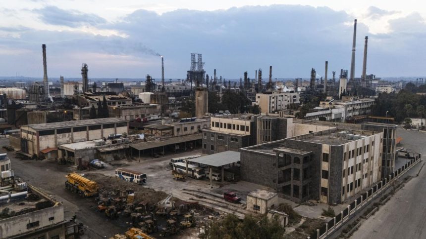 سوريا.. إغلاق مصفاة حمص وإقامة مبان سكنية وخدمية مكانها