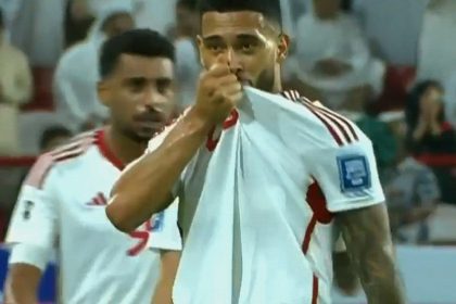 المنتخب الاماراتي يسجل هدف التعادل في مرمى العراق