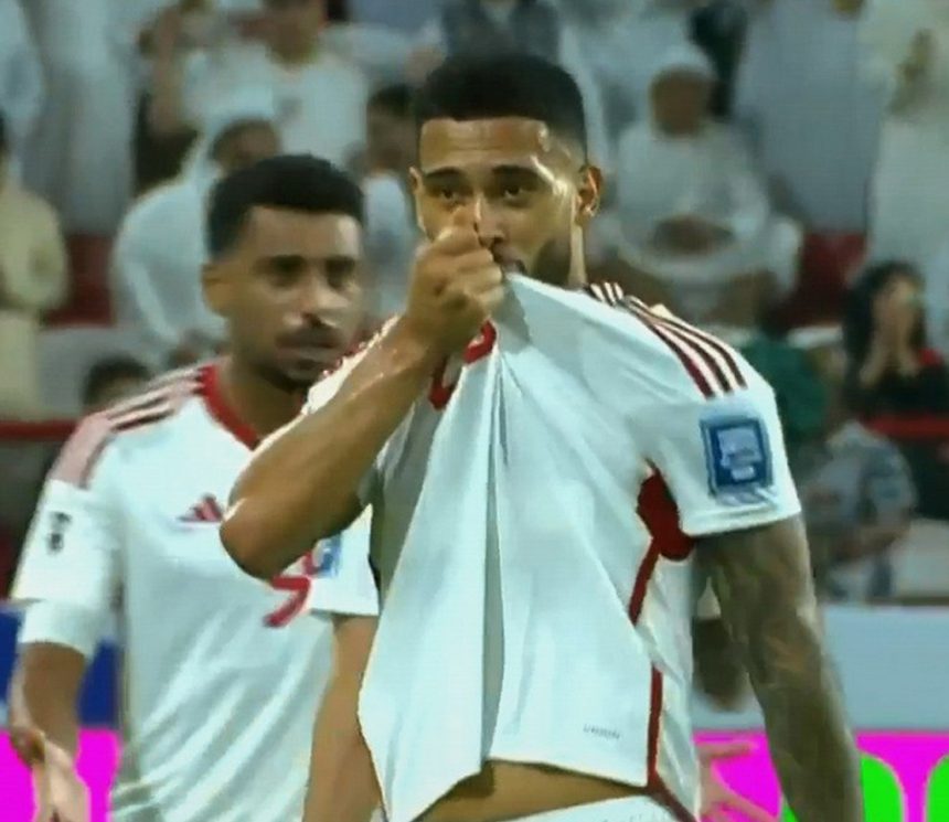 المنتخب الاماراتي يسجل هدف التعادل في مرمى العراق