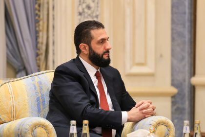 الرئاسة السورية تنفي وجود تعاون أو تنسيق بين الشرع والتحالف الدولي منذ عام 2016