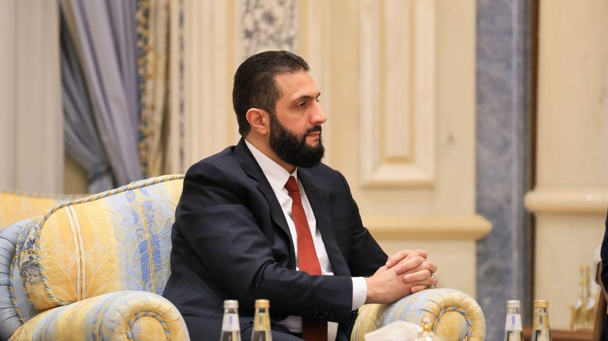 الرئاسة السورية تنفي وجود تعاون أو تنسيق بين الشرع والتحالف الدولي منذ عام 2016