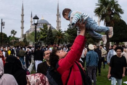 وزيرة تركية تحذّر من انخفاض عدد المواليد في البلاد: مسألة بقاء قومي