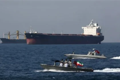 القيادة الوسطى الأمريكية: قوات إيرانية اقتحمت ناقلة نفط واستولت عليها في المياه الدولية