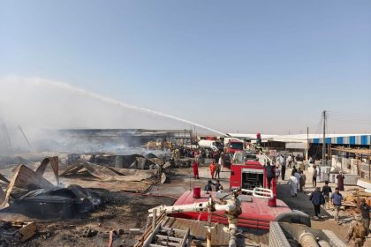 السيطرة على حريق اندلع في ساحة مزاد سفوان لبيع الأثاث جنوبي البصرة