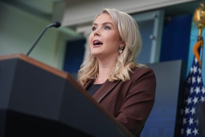 البيت الأبيض: نجري محادثات جيدة مع موسكو وكييف بشأن خطة التسوية في أوكرانيا