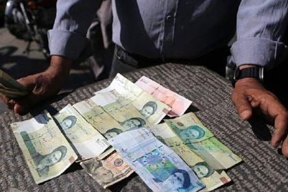 ايران تحذف اربعة اصفار من عملتها الوطنية