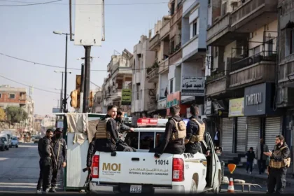 فرض حظر تجول في مدينة حمص السورية