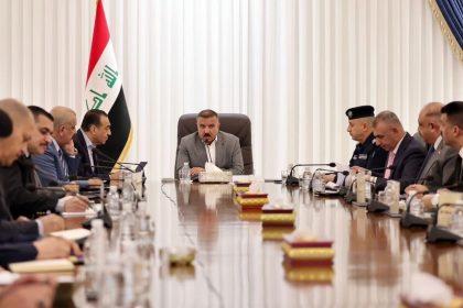 وزير الداخلية يشدد على أهمية توحيد الجهود في القضاء على ما تسمى بـ"الدكة العشائرية"