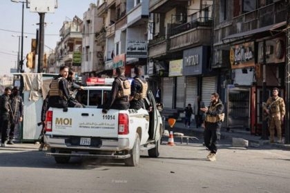 سوريا.. تمديد حظر التجول في أحياء حمص بعد توترات طائفية وأعمال عنف