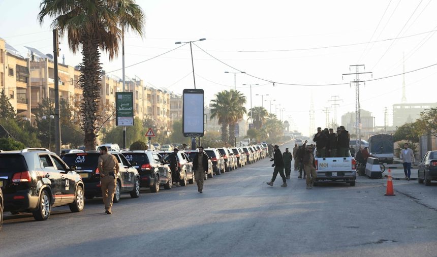 مواجهات بين مدنيين وسماع إطلاق نار خلال اعتصامات في اللاذقية بسوريا