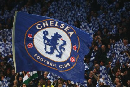 كابوس لندن.. كوكوريا يجعل يامال أضحوكة جماهير تشيلسي