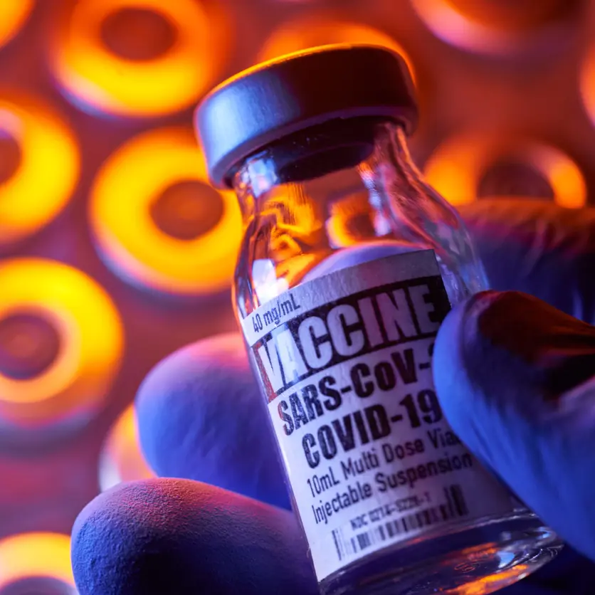 "نيويورك تايمز": وفاة أكثر من 10 أطفال في الولايات المتحدة بسبب لقاح "كوفيد-19"