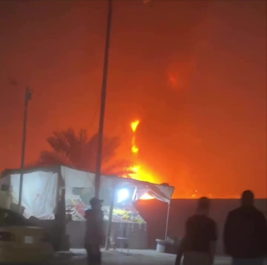 بعد حدوث انفجار.. اندلاع حريق داخل محطة للوقود شرق سامراء