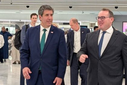 نائب وزير الخارجية الأمريكي يصل العراق