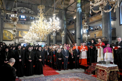 البابا ليو الرابع عشر في اليوم الثاني من زيارته للبنان: نطلب السلام للبنان والمنطقة