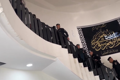 بالفيديو.. قوات حفظ النظام تنتشر في مجلس محافظة ديالى بسبب خلافات وتهديدات متبادلة بين عدة الأعضاء