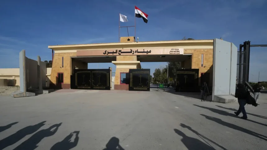 مصر تنفي التنسيق مع إسرائيل لفتح معبر رفح خلال الأيام القادمة لخروج سكان غزة