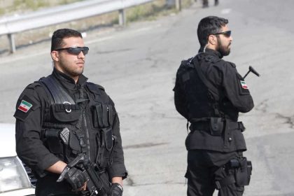 إيران تعلن تفكيك خلية تابعة لجماعة "خلق" في طهران