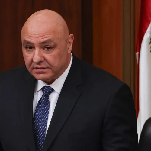 الرئيس اللبناني يطالب مجلس الأمن بالضغط على إسرائيل لتطبيق وقف إطلاق النار