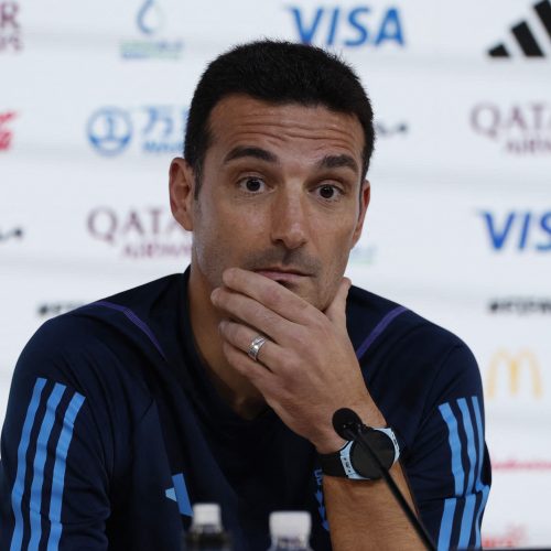 مدرب الأرجنتين معلقاً على قرعة المونديال: منتخب الجزائر قوي والأردن مجهول بالنسبة لي