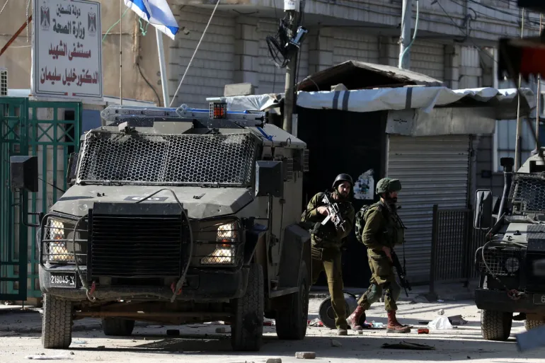 بالرصاص الحي والغاز السام.. إسرائيل تقتحم بلدات الضفة الغربية