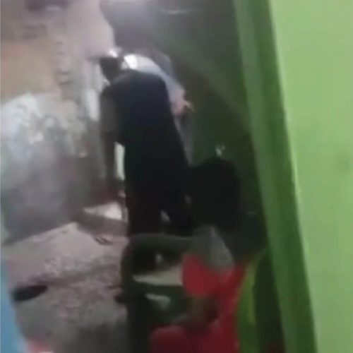 القبض على أب قام بتعنيف ابنته في ذي قار