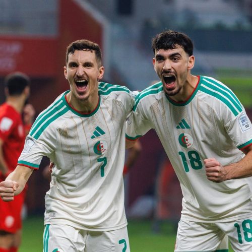 الجزائر تقسو على البحرين بخماسية في كأس العرب