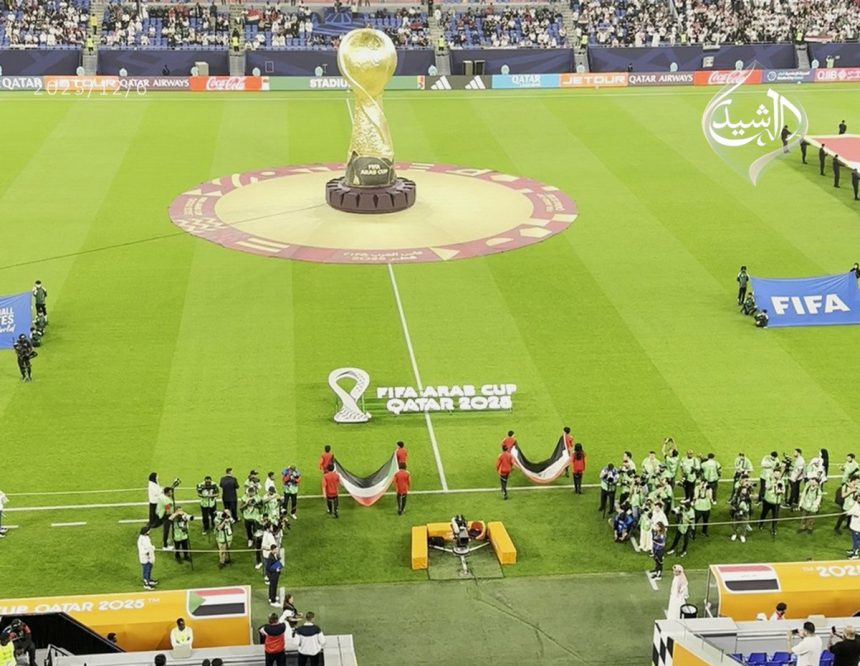 انطلاق مباراة المنتخب الوطني العراقي ونظيره السوداني في بطولة كأس العرب