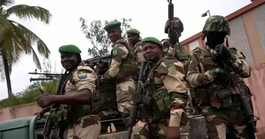 انقلابات متواصلة بأفريقيا.. عسكريون يعلنون عبر التلفزيون الرسمي في بنين إقالة الرئيس تالون من مهامه