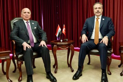 منتدى الدوحة.. وزير الخارجية يبحث مع نظيره التركي ملف إيران وخفض التوترات بالمنطقة