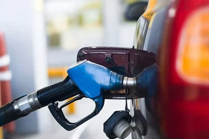 النفط تنفي وجود أزمة بنزين في العراق