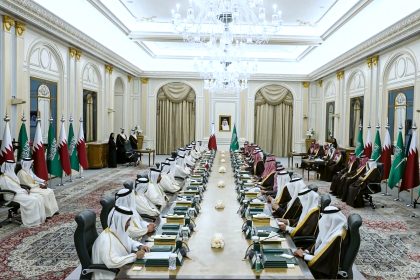 السعودية وقطر توقعان اتفاقية الربط بالقطار الكهربائي السريع بين البلدين