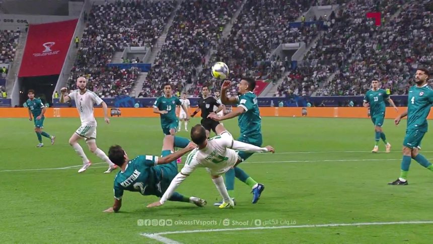 انتهاء الشوط الاول بتقدم الجزائر على العراق بهدف دون رد