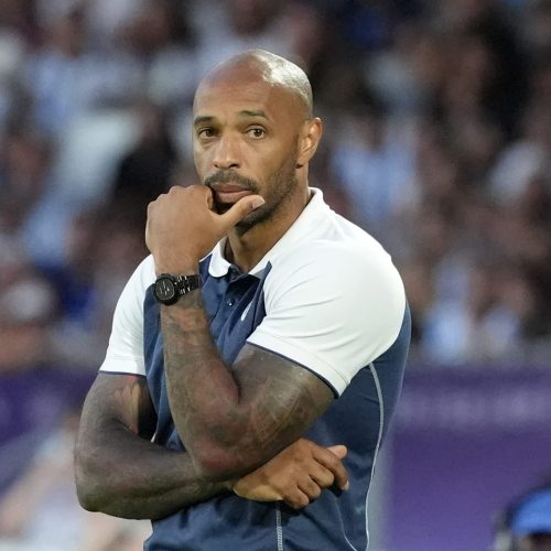 هنري يفتح النار على صلاح: انظر إلى تجربتي في برشلونة