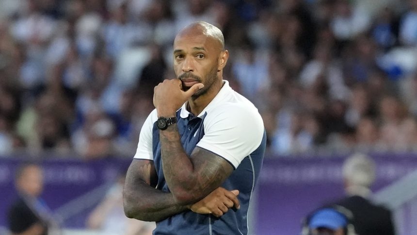 هنري يفتح النار على صلاح: انظر إلى تجربتي في برشلونة