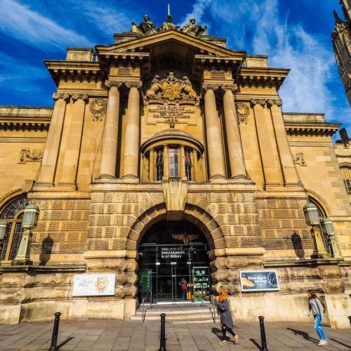 سرقة 600 قطعة أثرية من متحف بريطاني وتأخير غامض في الكشف عن الواقعة