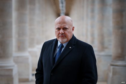 روسيا تصدر حكمًا غيابيًا بسجن المدعي العام للمحكمة الجنائية الدولية كريم خان 15 عامًا