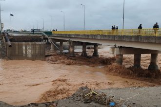 السيول تتسبب بحصار قرى بكركوك وخلية الأزمة تؤكد: انهيار الجسور سببه التجاوزات على مسارات المياه