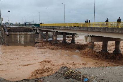 السيول تتسبب بحصار قرى بكركوك وخلية الأزمة تؤكد: انهيار الجسور سببه التجاوزات على مسارات المياه
