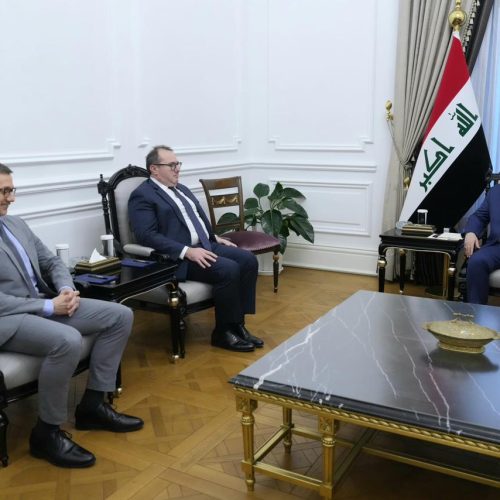 القائم بالاعمال الامريكي يؤكد حرص بلاده على مواصلة التعاون مع العراق لتحقيق التنمية والاستقرار